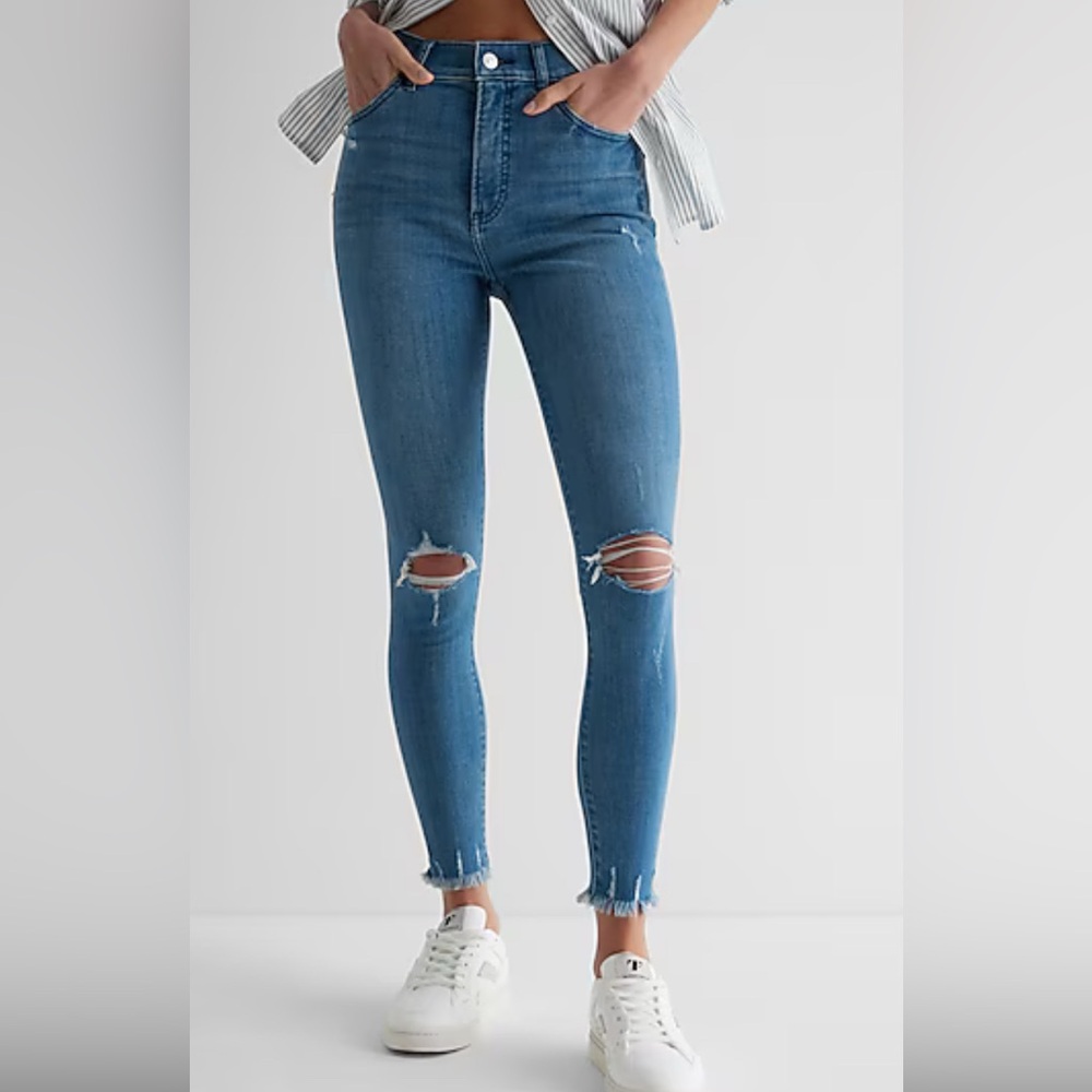 🔴5 for $25- express Distressed Blue Women's Jeans 4R